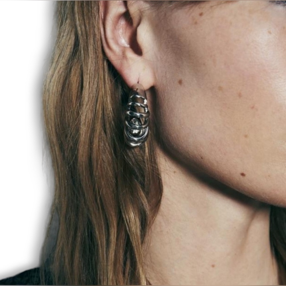 NWT ZARA Twisted Hoop Earrings